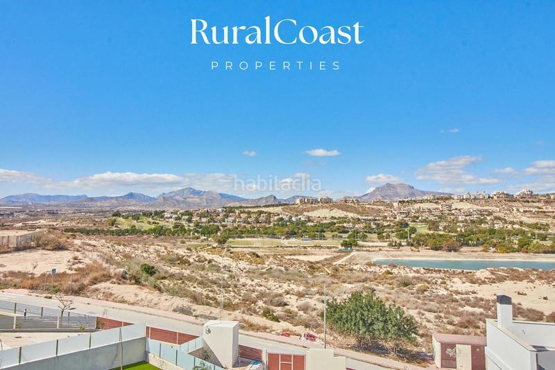 Foto d18f2ce0-97df-421a-a14f-8c3ccd473a57. Chalet  independiente de 118m2 en el campello. piscina privada y vistas al mar y montaña en Mutxamel