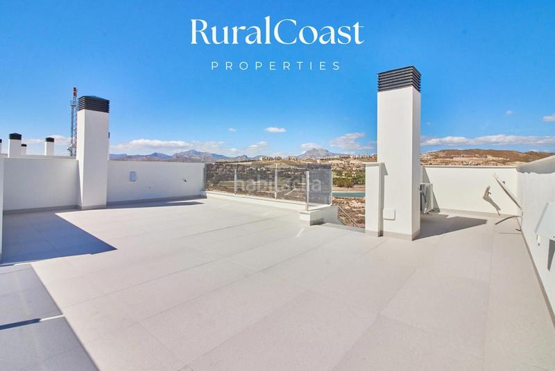 Foto fc49b91f-5dc4-40c2-8344-4a9a434cfe96. Chalet  independiente de 118m2 en el campello. piscina privada y vistas al mar y montaña en Mutxamel