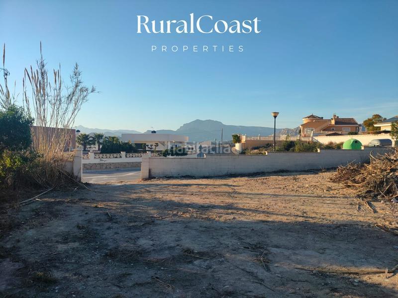 Foto a53b0b98-2c5c-4792-aa6f-92ddc9c23778. Chalet  independiente moderno, 3 habitaciones, 3 baños, parcela de 822m2, piscina privada, solárium, vistas a la montaña en Busot