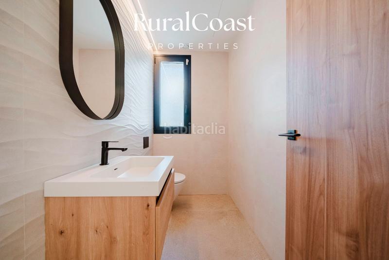 Foto b3a10c7d-4ac0-4007-9ae9-ca7f668d86a3. Chalet  independiente moderno, 3 habitaciones, 3 baños, parcela de 822m2, piscina privada, solárium, vistas a la montaña en Busot