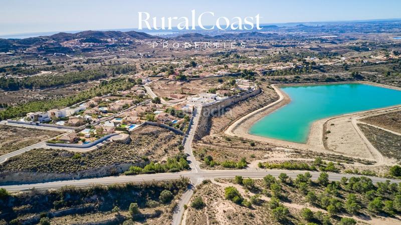 Foto dfacfe27-d97f-4471-96f0-76a633e94692. Chalet  independiente moderno, 3 habitaciones, 3 baños, parcela de 822m2, piscina privada, solárium, vistas a la montaña en Busot