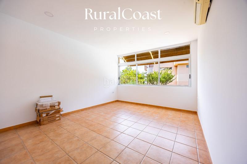 Foto 47ea2480-875e-4ca9-9006-33e586cdff93. Chalet villa exclusiva con licencia de turismo de 4 dormitorios y 4 baños con piscina y vistas al mar y montaña en coveta fumá, el campel en Campello (el)