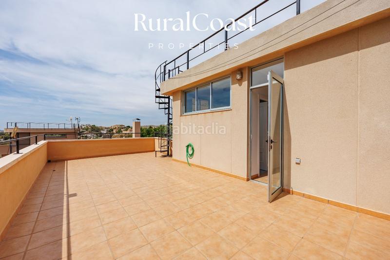 Foto a06ecc4f-f88c-45ab-880b-a5f7a8f3b553. Chalet villa exclusiva con licencia de turismo de 4 dormitorios y 4 baños con piscina y vistas al mar y montaña en coveta fumá, el campel en Campello (el)