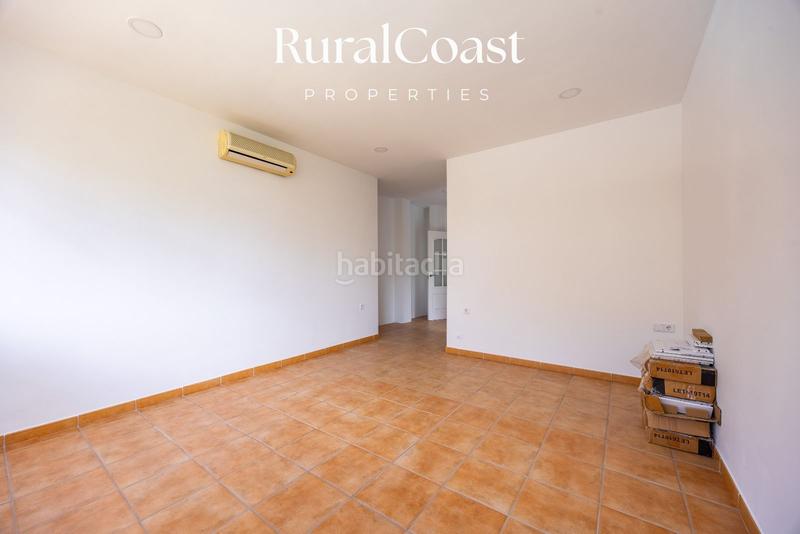 Foto a82e6535-d6ae-438d-a231-e9b99c871b2a. Chalet villa exclusiva con licencia de turismo de 4 dormitorios y 4 baños con piscina y vistas al mar y montaña en coveta fumá, el campel en Campello (el)