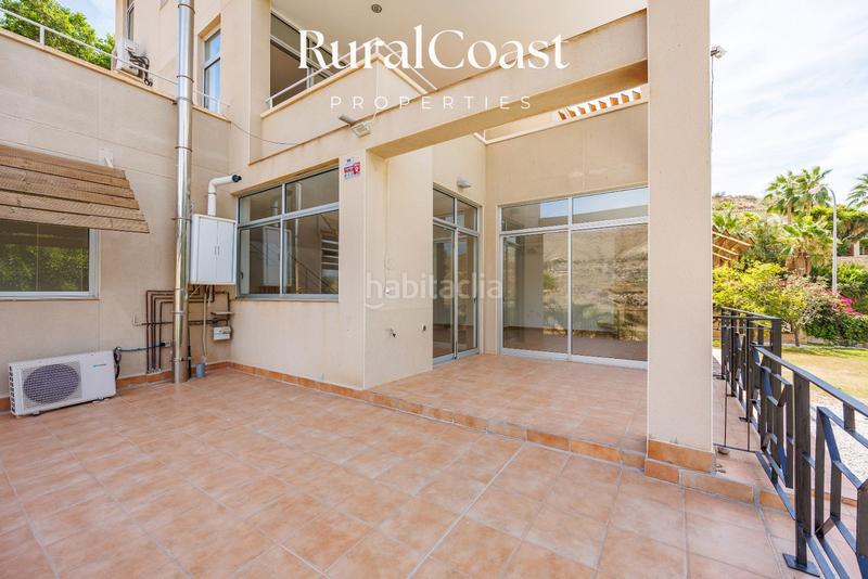 Foto fa3d9f21-1595-47de-8bdd-6b08875a912a. Chalet villa exclusiva con licencia de turismo de 4 dormitorios y 4 baños con piscina y vistas al mar y montaña en coveta fumá, el campel en Campello (el)