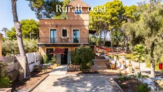 Chalet  Músico carlos cosmen. Ruralcoast properties ofrece increíble propiedad señorial a 10 m