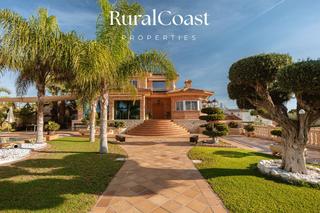 Chalet  Calle cactus. Chalet de lujo, parcela 1050m2, 4 habitaciones, 4 baños, gimnasi