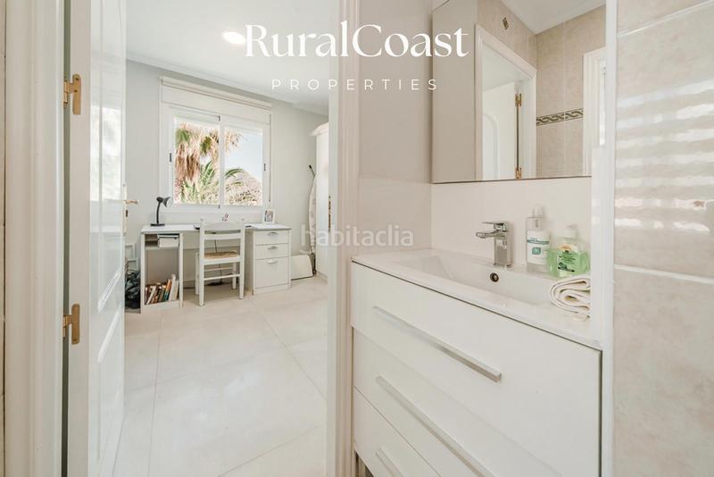 Foto 06f9e311-fd24-4099-afca-78ddb57c504f. Chalet avec chauffage parking piscine dans Pueblo Español-Coveta Fumá Campello (el)