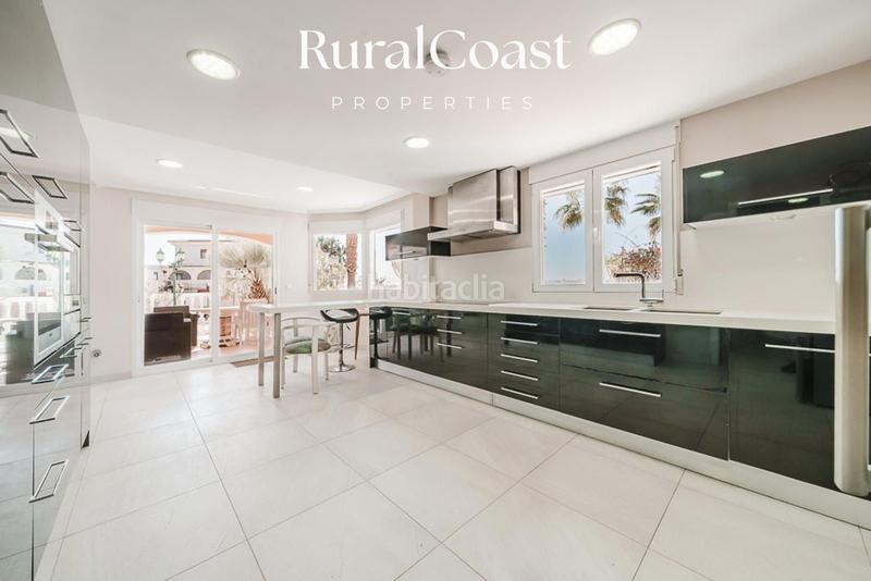 Foto 59ef680c-5824-4b33-a619-155de498c1aa. Chalet avec chauffage parking piscine dans Pueblo Español-Coveta Fumá Campello (el)