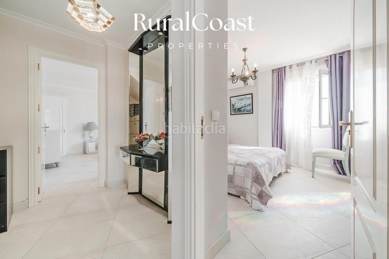 Foto df6f69be-7e07-4ee2-ae97-dfe702f91bdc. Chalet avec chauffage parking piscine dans Pueblo Español-Coveta Fumá Campello (el)