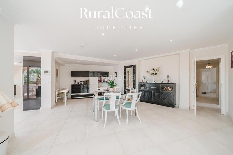 Foto e3738367-3fd3-4108-bac6-24cd33004a3f. Chalet avec chauffage parking piscine dans Pueblo Español-Coveta Fumá Campello (el)