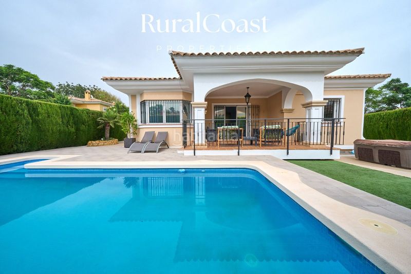 Foto 387a621e-d233-4078-b2e9-e8ad3e5947a4. Xalet amb calefacció aparcament piscina a Bonalba-Cotoveta Mutxamel