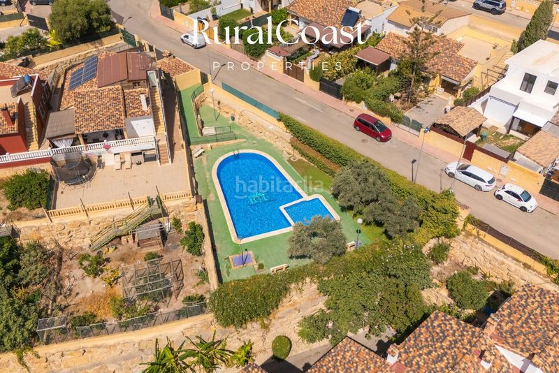 Foto eed3820e-3cb3-4a95-ba85-1947224436ec. Casa adossada amb calefacció aparcament piscina a Mutxamel