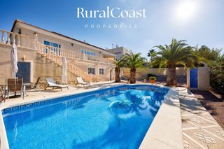 Chalet  Migjorn. Amplia villa independiente con piscina, m�xima privacidad e infi