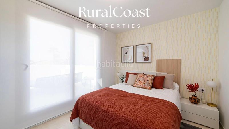 Foto db9c2d08-16af-4f74-824a-a082afb47f78. Chalet moderno chalet independiente . 3 habitaciones. 2 baños. garaje, piscina comunitaria y vistas a la montaña en Busot
