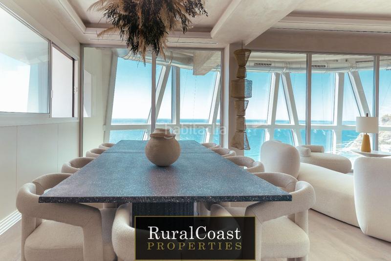 Foto 240a6547-d1e8-4a44-849f-b3bc0edf1431. Piso elegante piso en 1ra línea de playa . 2 habitaciones. 2 baños. piscina infinity y espectaculares vistas al mar en Benidorm