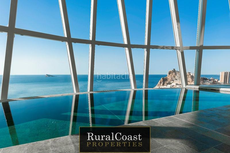 Foto 84f0d5ec-97c8-41a7-a288-489b9c1f8ba7. Piso elegante piso en 1ra línea de playa . 2 habitaciones. 2 baños. piscina infinity y espectaculares vistas al mar en Benidorm