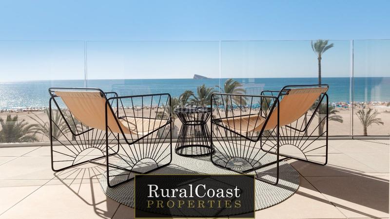 Foto bc488495-e539-48d3-9638-74679f547796. Piso elegante piso en 1ra línea de playa . 2 habitaciones. 2 baños. piscina infinity y espectaculares vistas al mar en Benidorm