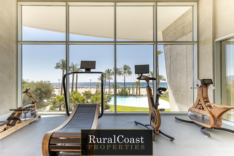 Foto c0b09333-1fd7-4660-acaf-5af192d64a45. Piso elegante piso en 1ra línea de playa . 2 habitaciones. 2 baños. piscina infinity y espectaculares vistas al mar en Benidorm