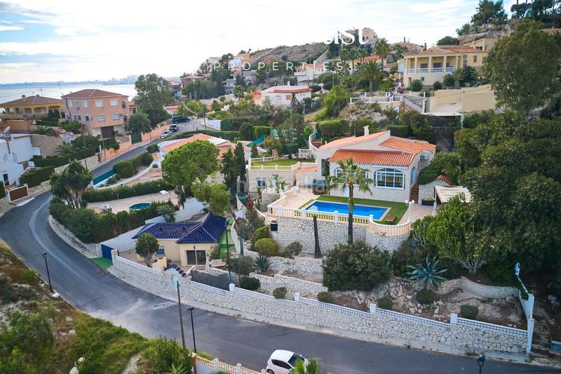 Foto 0990a96d-b565-4fb9-aaf9-6a4bf90ca95f. Chalet with pool in Pueblo Español-Coveta Fumá Campello (el)