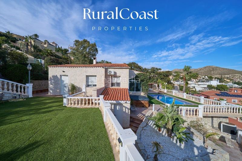 Foto 311ad7a8-93ac-41e6-845a-a167808a7182. Chalet with pool in Pueblo Español-Coveta Fumá Campello (el)