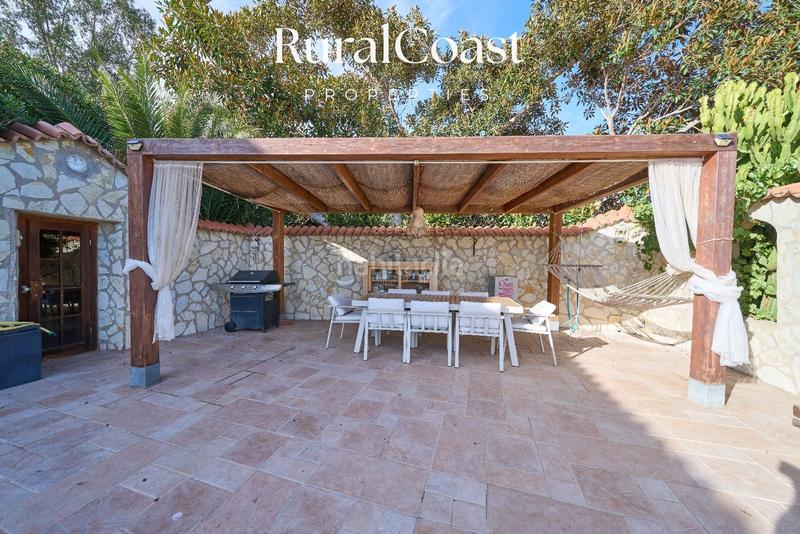 Foto 47e4b0dc-722b-4aea-a046-231bbe205807. Chalet with pool in Pueblo Español-Coveta Fumá Campello (el)