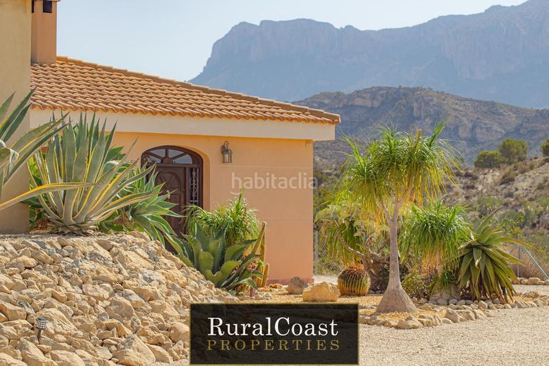 Foto e814a973-d01e-4d1a-bea7-97fa6e631e9b. Chalet encantador chalet rústico independiente de 110 m2 con una parcela rustica de 21517 m2, 1 habitación, piscina y vistas a la montañ en Xixona