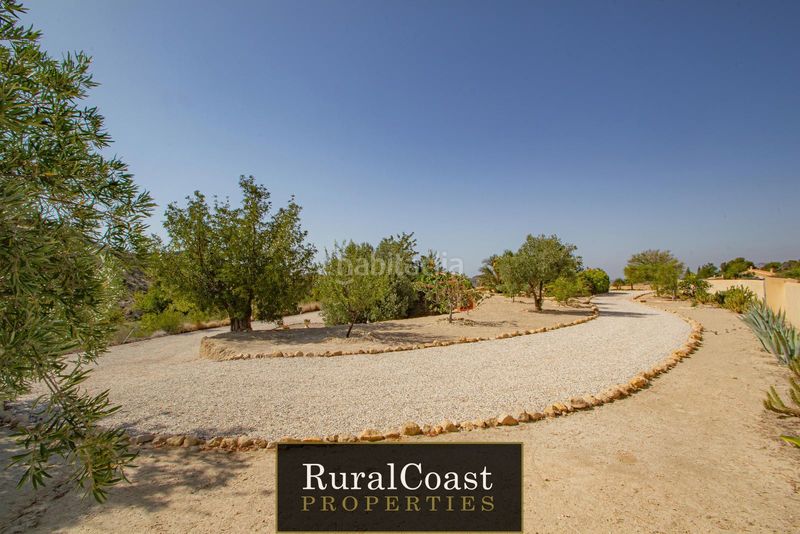 Foto 131bbdbd-f6f2-4b3d-8e94-a2796d2ee4a9. Xalet amb calefacció aparcament piscina a Xixona