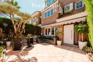 Casa  Olimpo. Lujoso bungaló, urbanización privilegiada, alicante, cerca del m