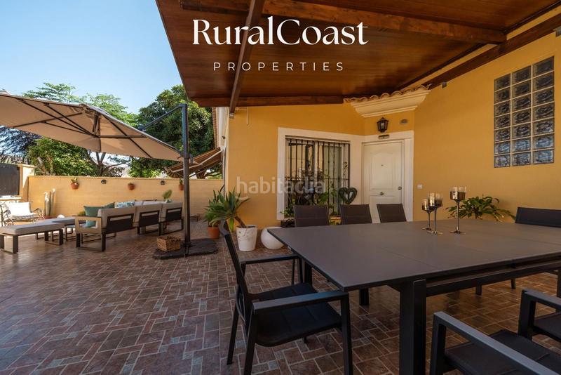 Foto 810ed456-6952-425a-a731-3571ec02de59. Casa chalet adosado reformado, 184m2, 4 habitaciones, 2 baños, aa, calefacción, piscina, el campello. en Campello (el)