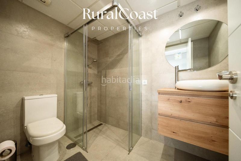 Foto a9bab897-e7f4-4777-9960-e74d4a790c06. Casa chalet adosado reformado, 184m2, 4 habitaciones, 2 baños, aa, calefacción, piscina, el campello. en Campello (el)