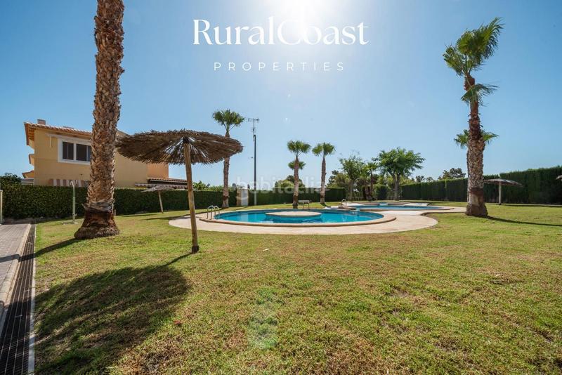 Foto b2814f45-dde4-44b1-96e9-43e2ebf487a5. Casa chalet adosado reformado, 184m2, 4 habitaciones, 2 baños, aa, calefacción, piscina, el campello. en Campello (el)