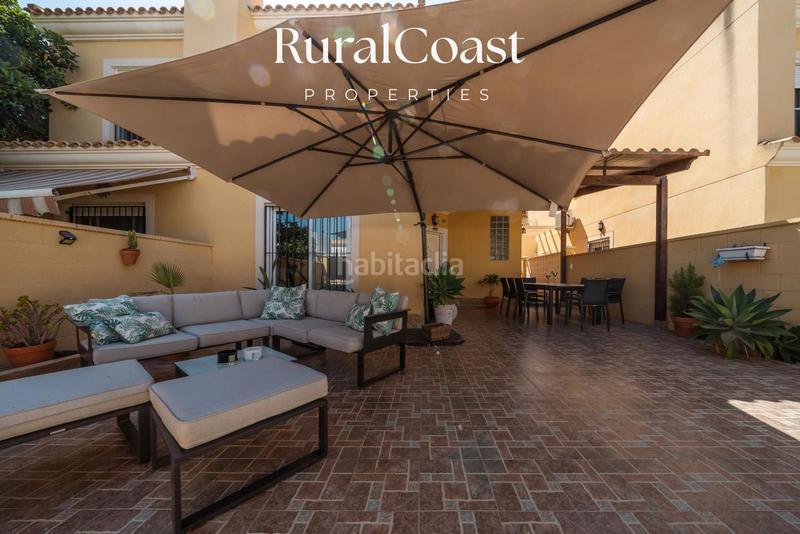 Foto d3388601-4af1-4ea6-811b-e6339b253e94. Casa chalet adosado reformado, 184m2, 4 habitaciones, 2 baños, aa, calefacción, piscina, el campello. en Campello (el)