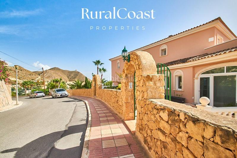Foto 9ae49350-2758-41f6-a906-957b58fd052c. Chalet magnífico chalet independiente en coveta fuma. 5 habitaciones. 4 baños. piscina y vistas al mar en Campello (el)
