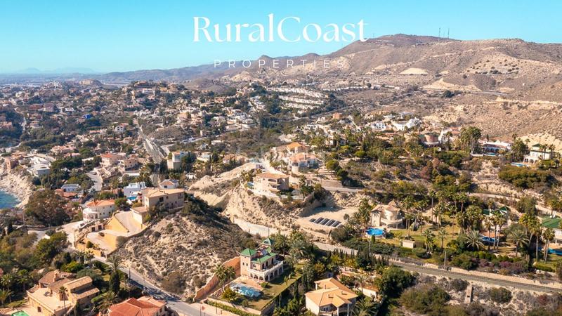 Foto abb56907-a298-4922-a2ba-238ba15d94d9. Chalet magnífico chalet independiente en coveta fuma. 5 habitaciones. 4 baños. piscina y vistas al mar en Campello (el)