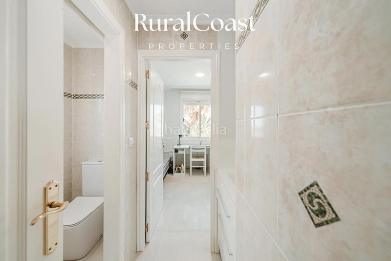 Foto cc10ece0-bd38-4be0-bd9b-5fbed39c001f. Chalet magnífico chalet independiente en coveta fuma. 5 habitaciones. 4 baños. piscina y vistas al mar en Campello (el)
