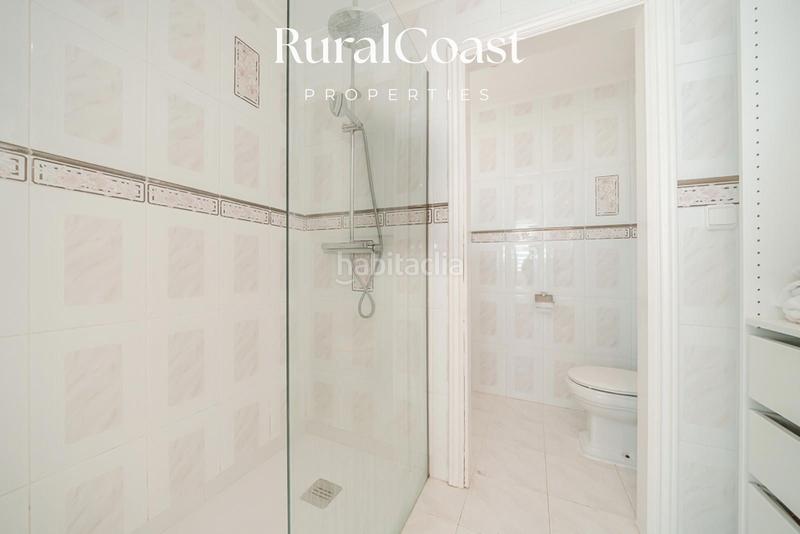 Foto db668e4c-b2d1-43c9-ad57-39e8481a6683. Chalet magnífico chalet independiente en coveta fuma. 5 habitaciones. 4 baños. piscina y vistas al mar en Campello (el)