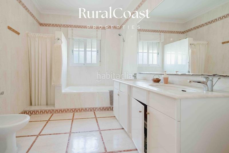 Foto 5116fdeb-bee2-44ca-ad04-8da1848c5ac8. Xalet amb calefacció aparcament piscina a Pueblo Acantilado-Lanuza Campello (el)