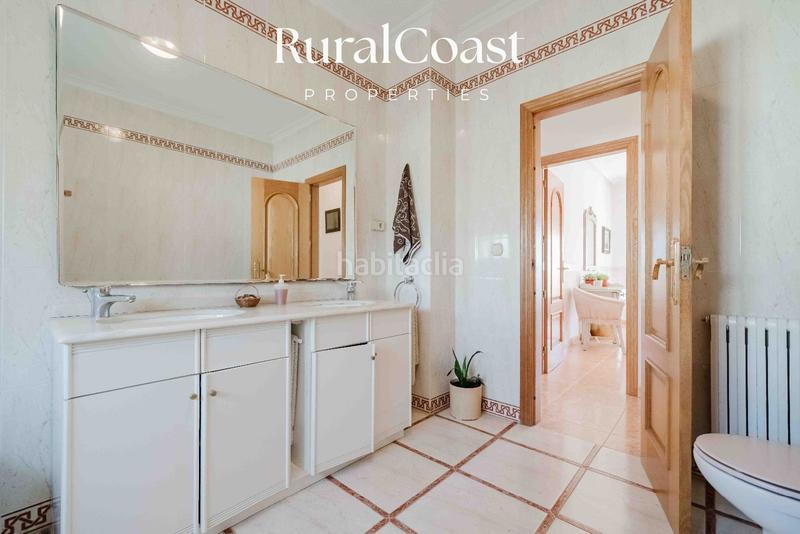 Foto a21f44f6-698e-4b91-947b-b4255fe25345. Xalet amb calefacció aparcament piscina a Pueblo Acantilado-Lanuza Campello (el)