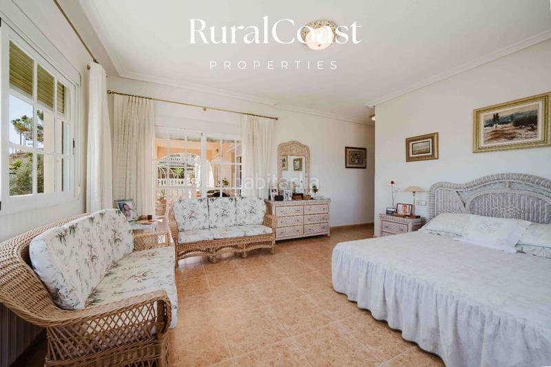 Foto a9e7bb4e-e81f-4d31-881b-f0b41f418e5e. Xalet amb calefacció aparcament piscina a Pueblo Acantilado-Lanuza Campello (el)