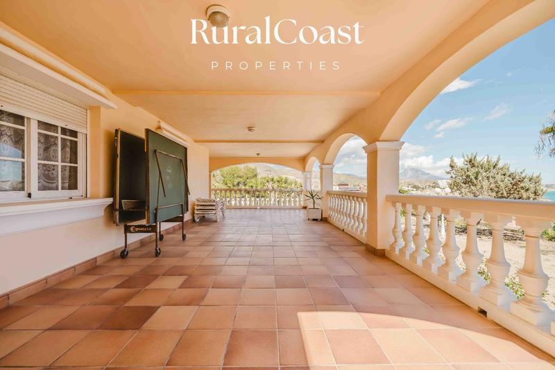 Foto fa198088-5666-40f2-9a15-74d7ff587fae. Xalet amb calefacció aparcament piscina a Pueblo Acantilado-Lanuza Campello (el)