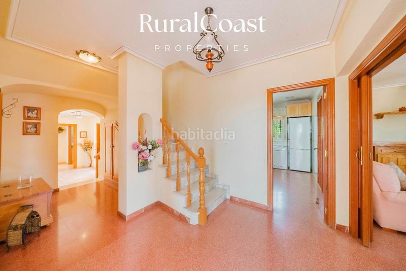 Foto 15a2086c-0d61-4eff-a205-0d829ac9665e. Chalet finca exclusiva con vistas abiertas, olivos centenarios y cercanía al mar en elche rural en Elche / Elx