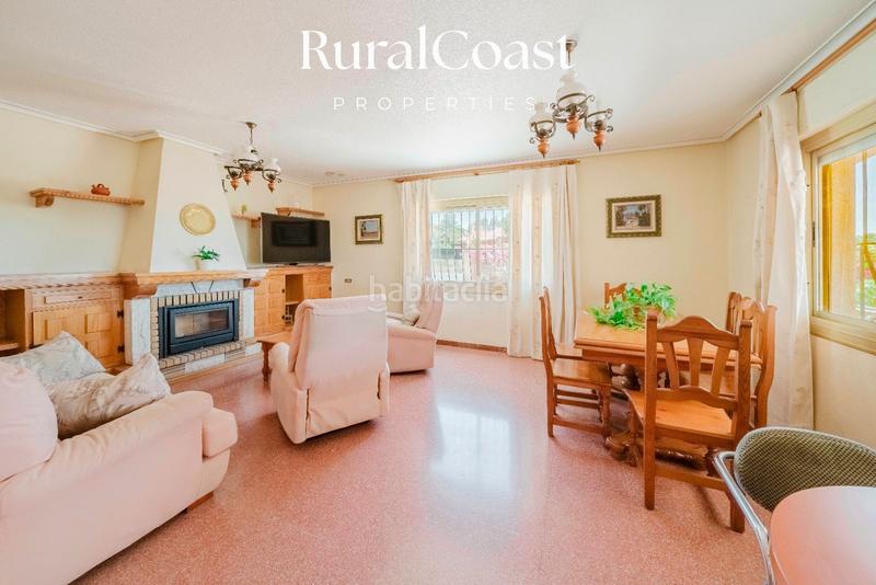 Foto 5e9393d9-df90-467d-ba56-2c35f034c7a6. Chalet finca exclusiva con vistas abiertas, olivos centenarios y cercanía al mar en elche rural en Elche / Elx