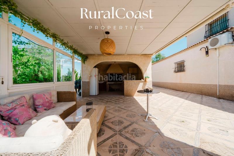Foto 8a9077ef-a235-4008-a68f-4b93035859e5. Chalet finca exclusiva con vistas abiertas, olivos centenarios y cercanía al mar en elche rural en Elche / Elx