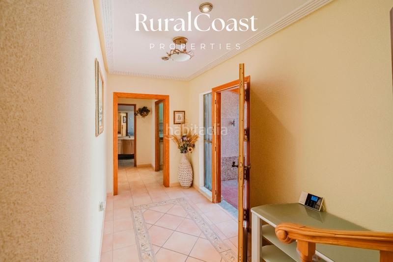 Foto b51f9d5b-9472-4f5f-977d-f093344208c0. Chalet finca exclusiva con vistas abiertas, olivos centenarios y cercanía al mar en elche rural en Elche / Elx