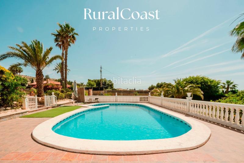 Foto c9e0343f-c6ac-4ecf-87a4-c01ed9156341. Chalet finca exclusiva con vistas abiertas, olivos centenarios y cercanía al mar en elche rural en Elche / Elx
