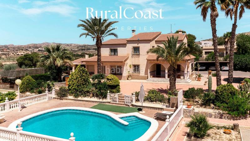 Foto cc9a6b63-3d23-445b-a88c-da70f30f83d5. Chalet finca exclusiva con vistas abiertas, olivos centenarios y cercanía al mar en elche rural en Elche / Elx
