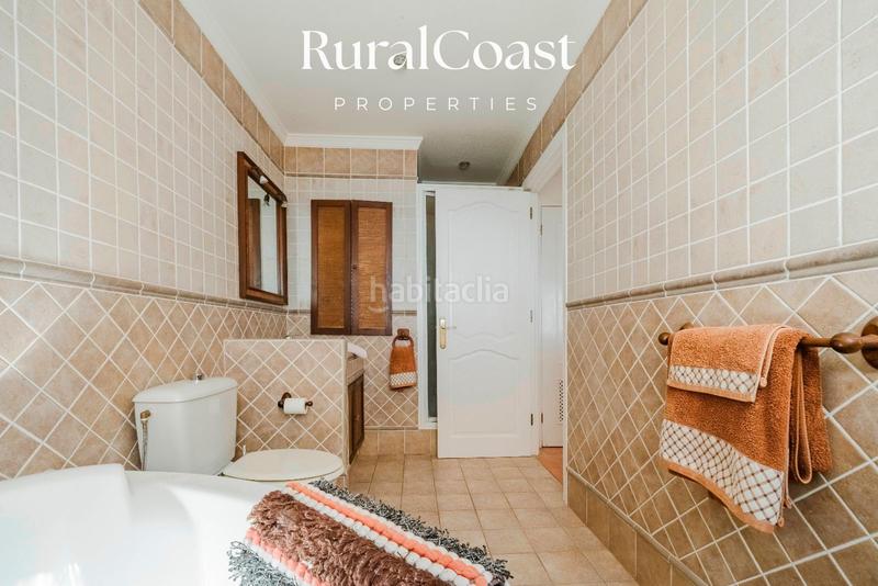 Foto 1b53c7e7-6ba8-4e6f-9554-c4fb0f586354. Chalet  independiente, 937m2 parcela, 5 habitaciones , 3 baños, piscina, vistas al mar en Campello (el)