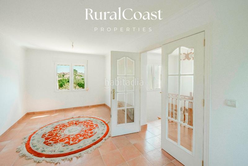 Foto 460077ec-7b9e-4390-b6da-ac5b0ca94b5e. Chalet  independiente, 937m2 parcela, 5 habitaciones , 3 baños, piscina, vistas al mar en Campello (el)