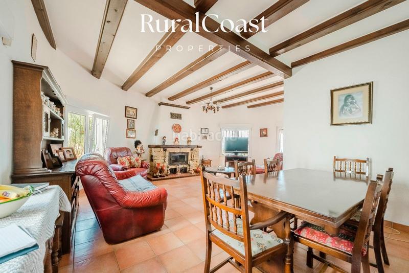 Foto 5a5e6cb9-f19b-4be6-a6ee-ccadad717812. Chalet  independiente, 937m2 parcela, 5 habitaciones , 3 baños, piscina, vistas al mar en Campello (el)